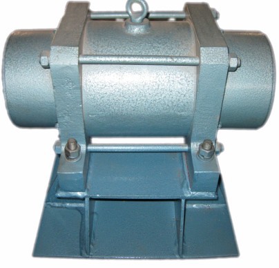 講解關(guān)于倉壁振動器的振動電機在運行中產(chǎn)生冒煙的原因