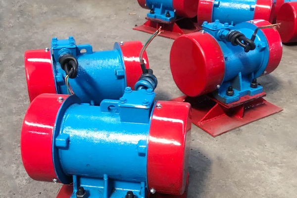 什么是倉(cāng)壁振動(dòng)器，其振動(dòng)電機(jī)軸與軸承的保養(yǎng)要求